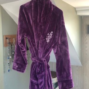Younique luxurious bathrobe